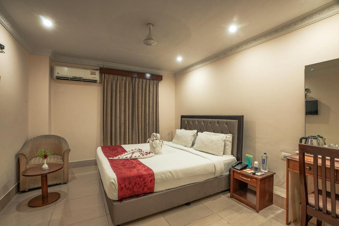 The Presidency Bhubaneswar Exterior foto