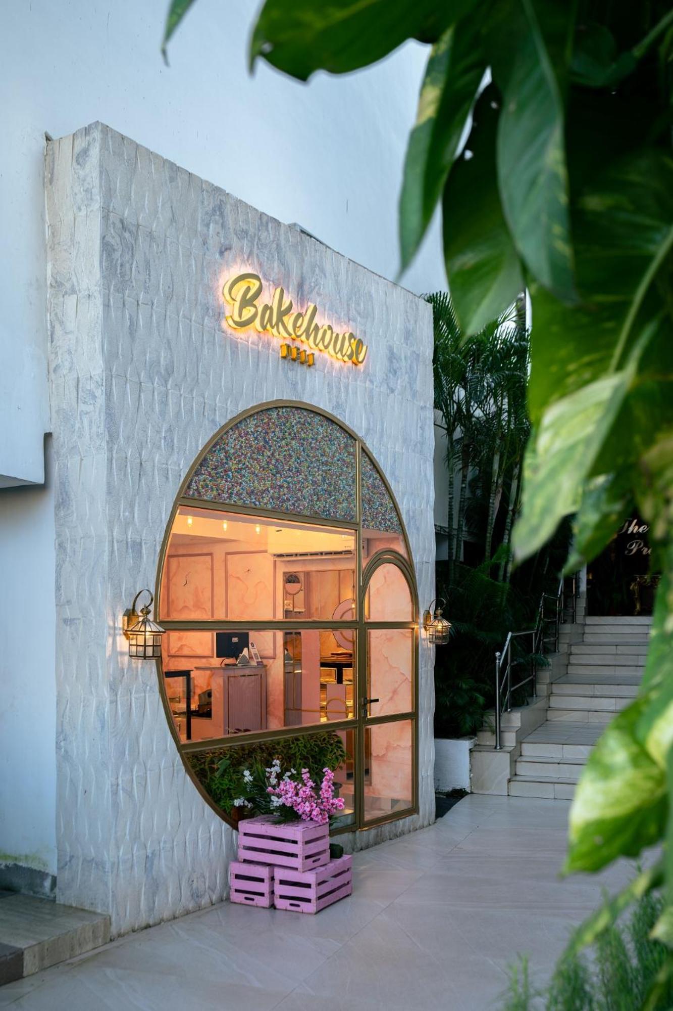 The Presidency Bhubaneswar Exterior foto