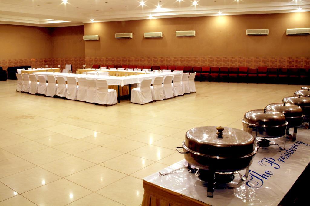 The Presidency Bhubaneswar Exterior foto
