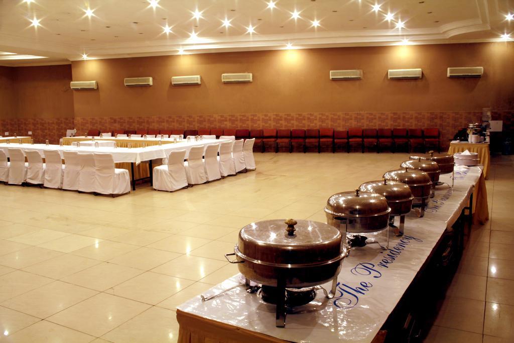 The Presidency Bhubaneswar Exterior foto
