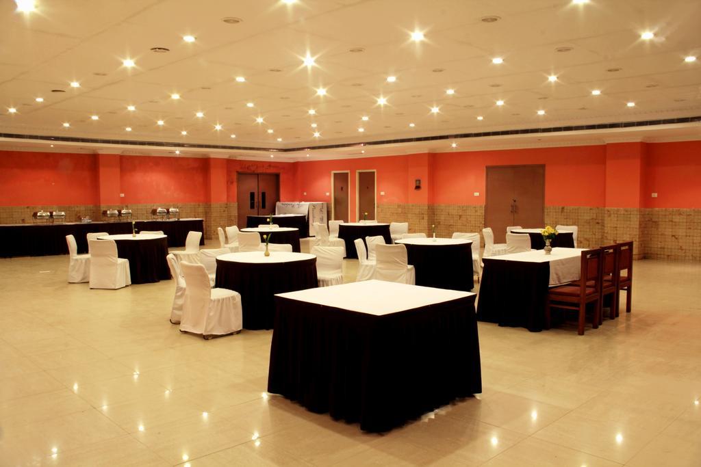 The Presidency Bhubaneswar Exterior foto