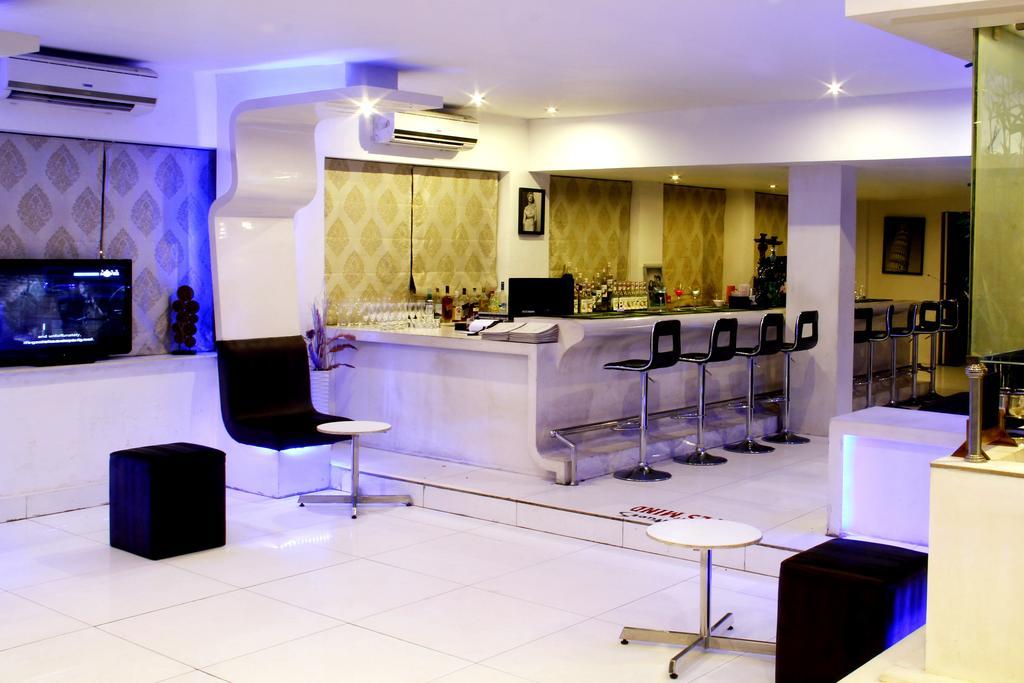 The Presidency Bhubaneswar Exterior foto