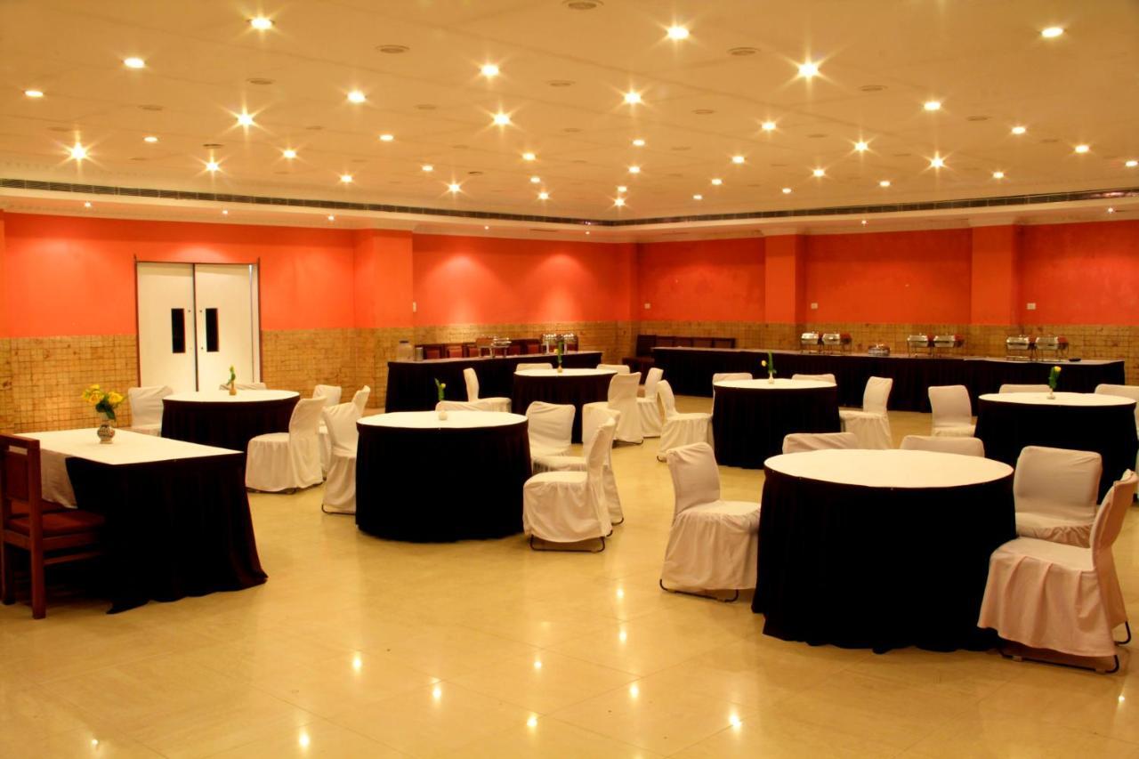 The Presidency Bhubaneswar Exterior foto